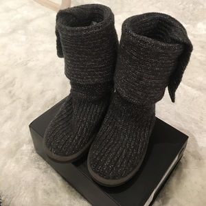 Auth* UGG Silver metallic Grey sz7 New!