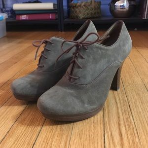 Size 8.5 Söfft lace up bootie