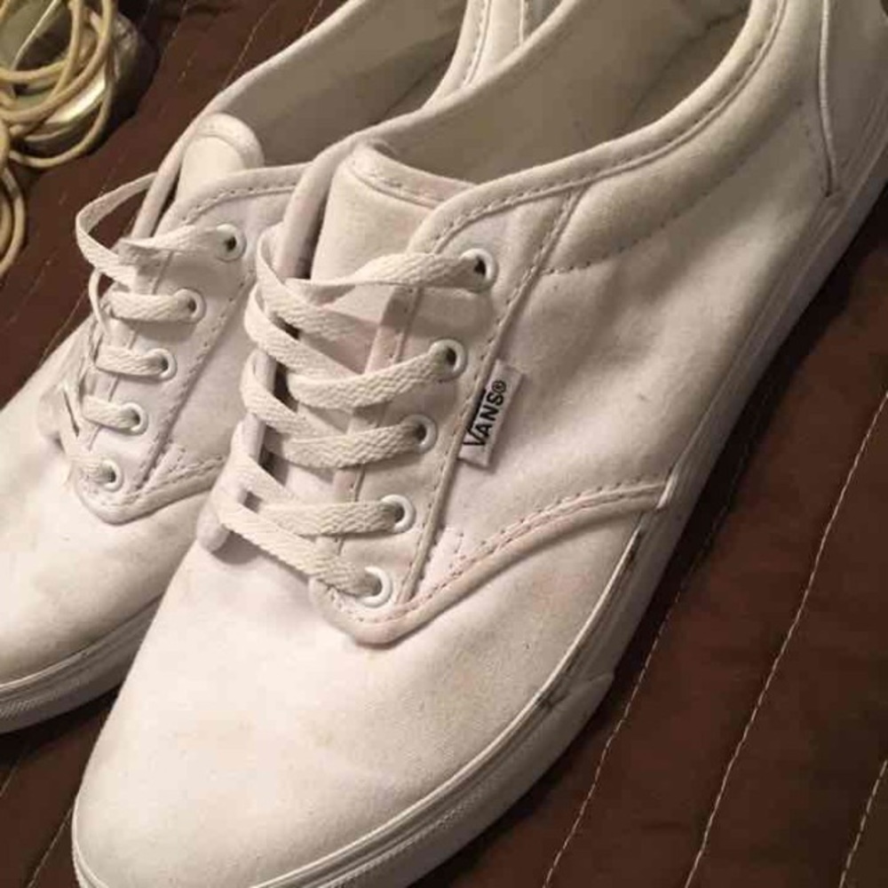 SOLD⚠️⚠️⚠️Women's vans 8