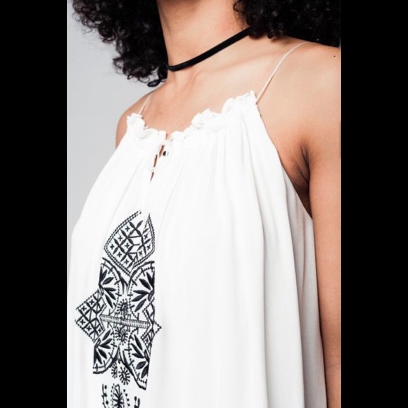 5⭐️RATED🔥 1 LEFT 🔥White Embroidered Mini Dress - Picture 3 of 7