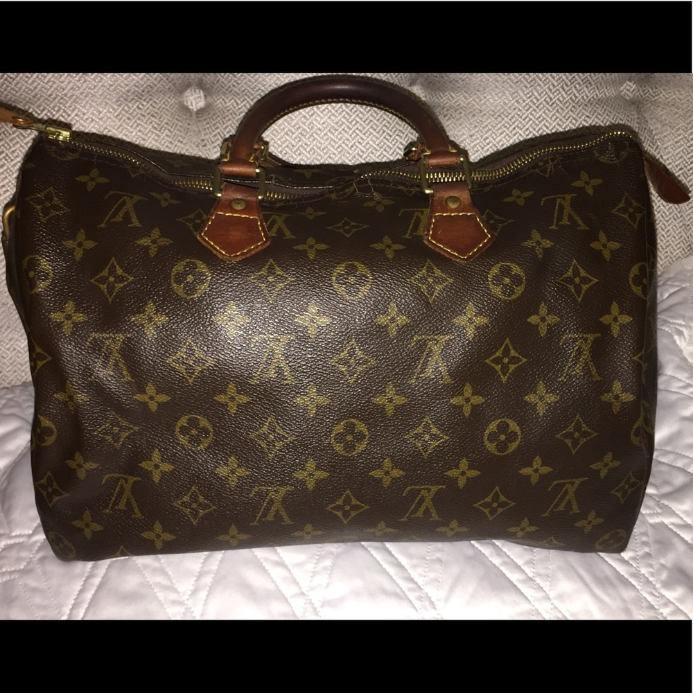 Vintage AUTHENTIC Louis Vuitton speedy 30.