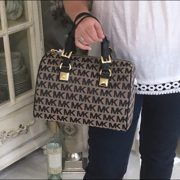 New! MICHAEL KORS Satchel - Picture 5 of 7