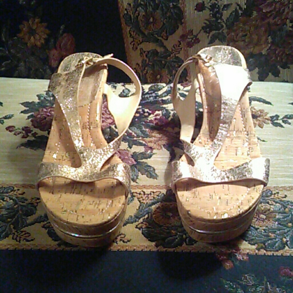 Donald pliner gold cork wedges sandal 8 medium