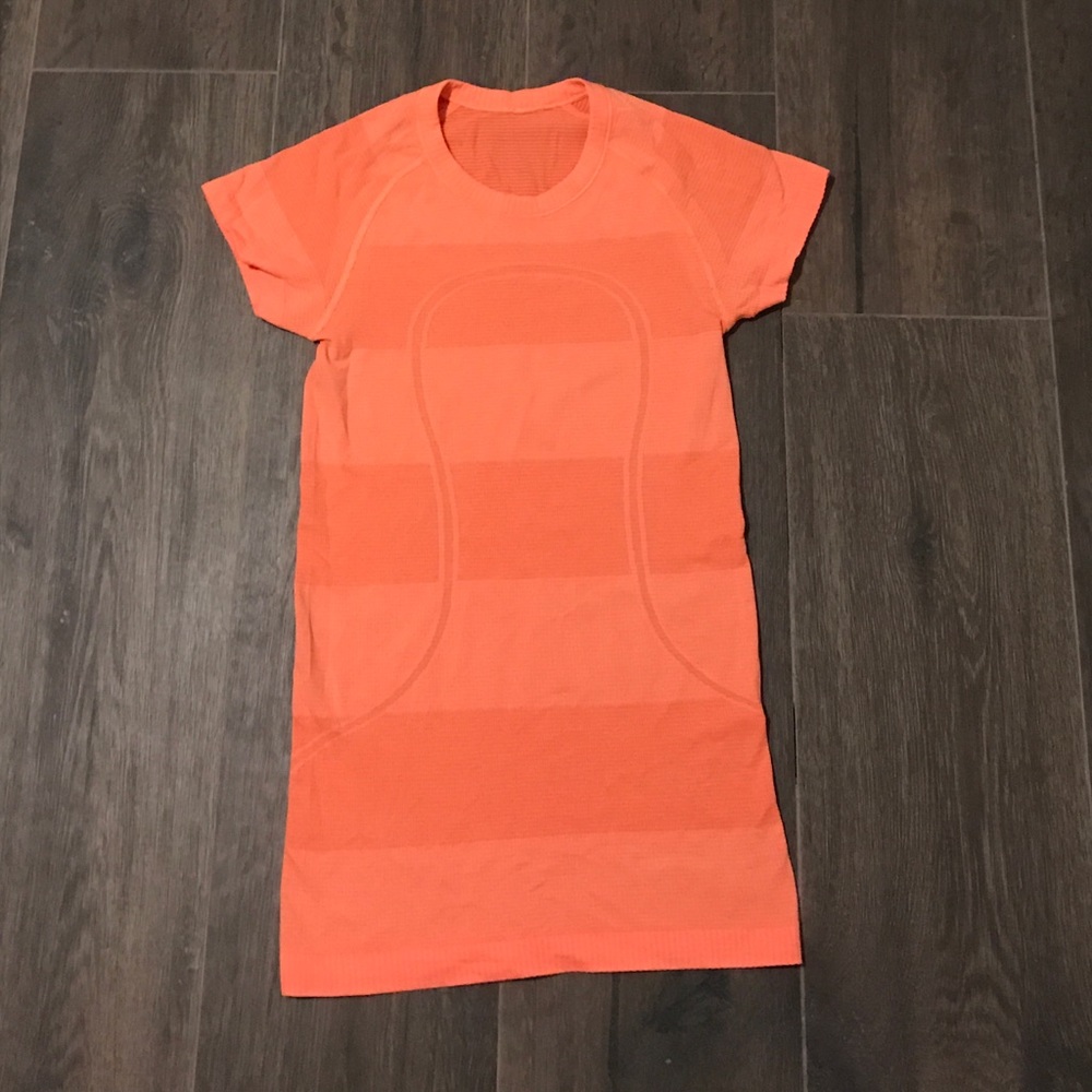 Lululemon Athletica run swiftly crew neck