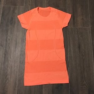Lululemon Athletica run swiftly crew neck