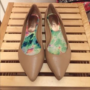 Steve Madden/Madden Girl nude flats