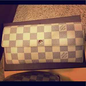 Louis Vuitton Sarah wallet