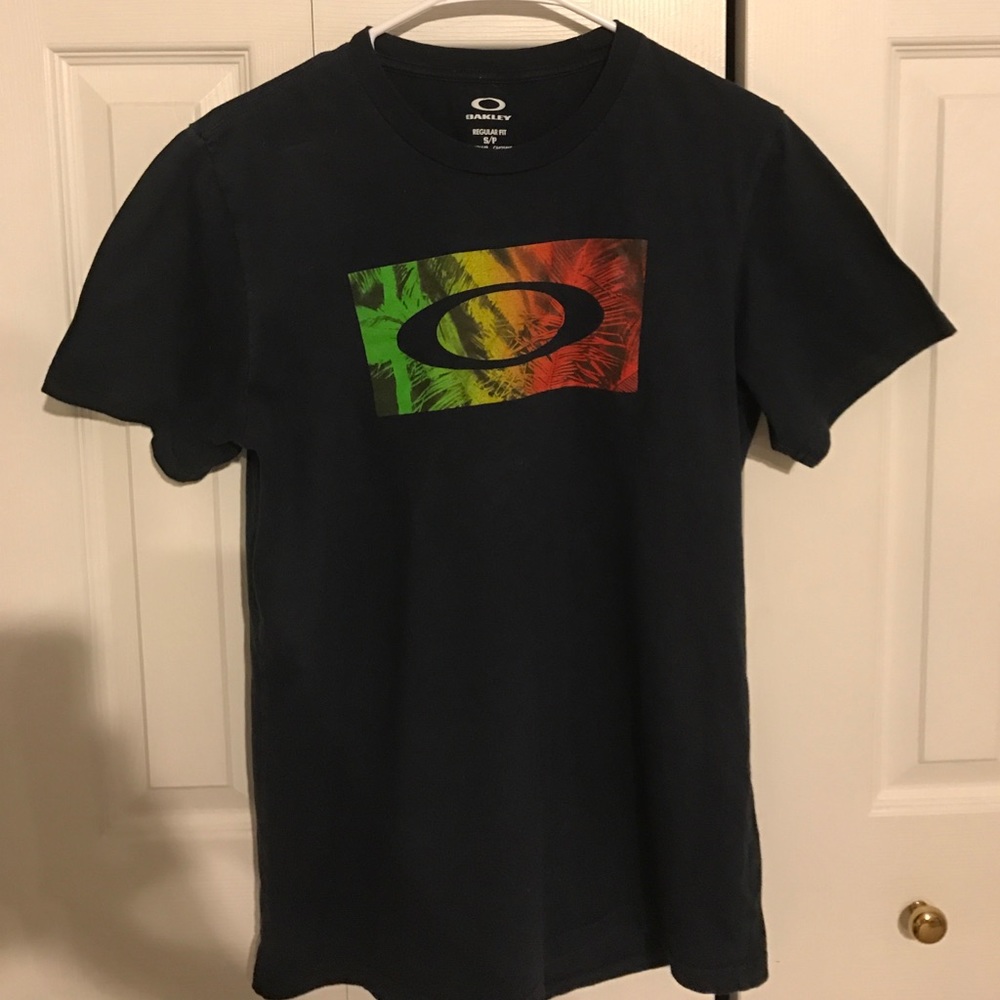 Men's Oakley small short sleeve t-shirt