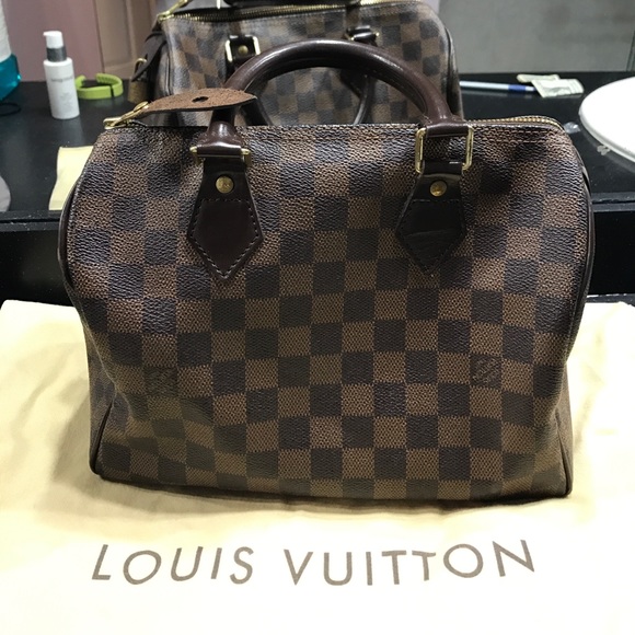 Louis Vuitton Handbags - Louis Vuitton 25 speedy bag with dust bag
