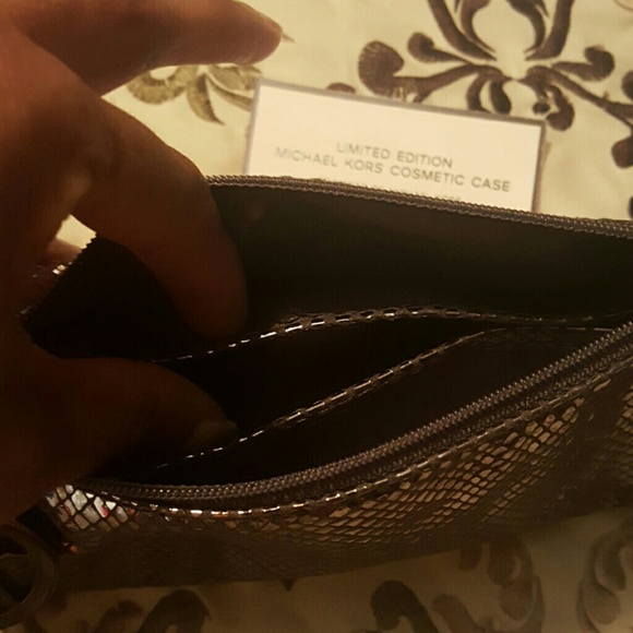 cosmetic case - Picture 3 of 3