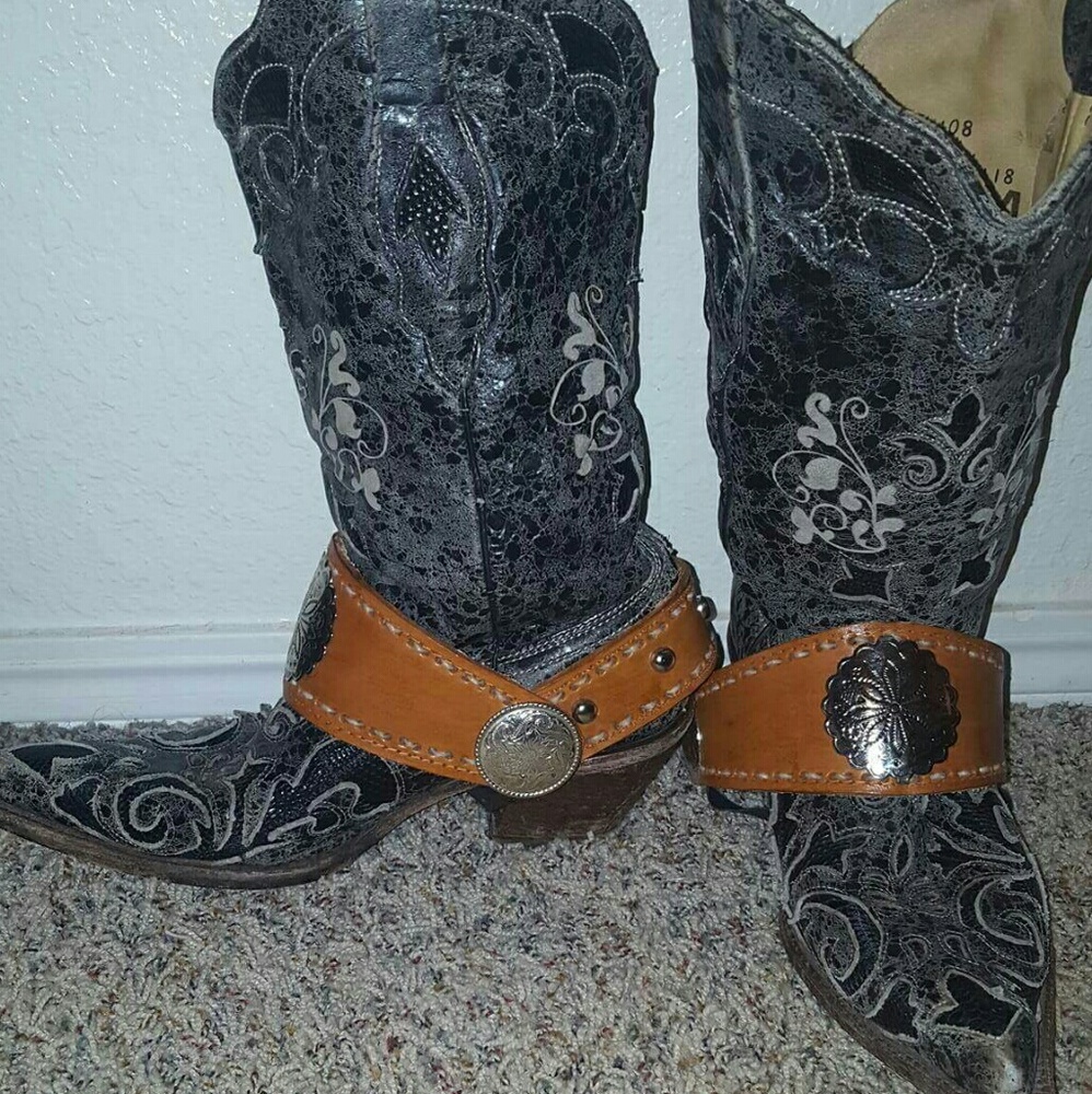 Corral boots