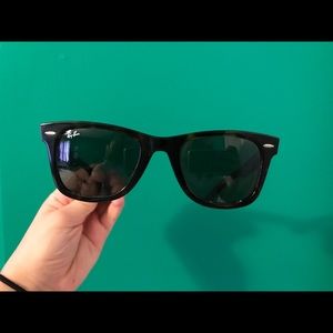 Ray Band Wayfarer glasses
