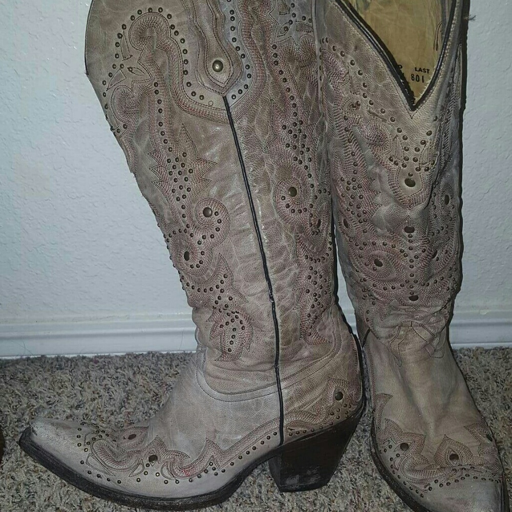 Corral boots
