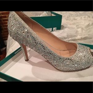 Lauren Lorraine Paula 2 silver pumps, 10