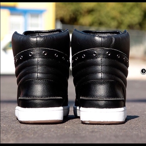 Never Worn: Kravat Franko Black Sneakers - Picture 6 of 6