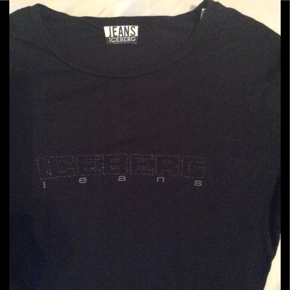 Long sleeve tee shirt