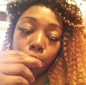 Meet your Posher, Latasha