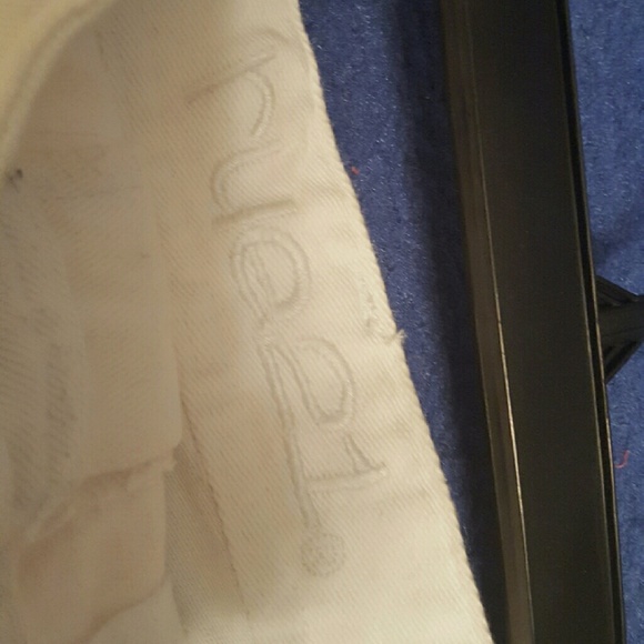 High-waisted shorts - Picture 2 of 2