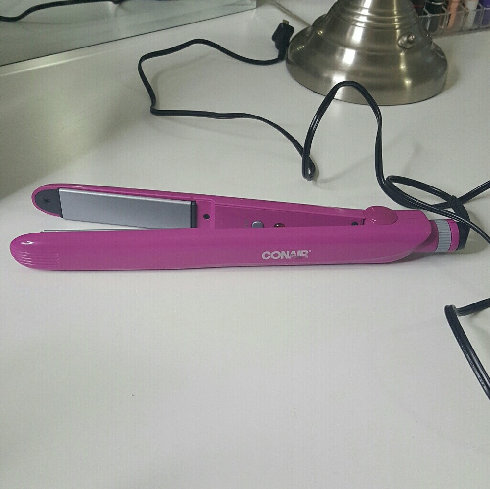 Conair flat iron straightener