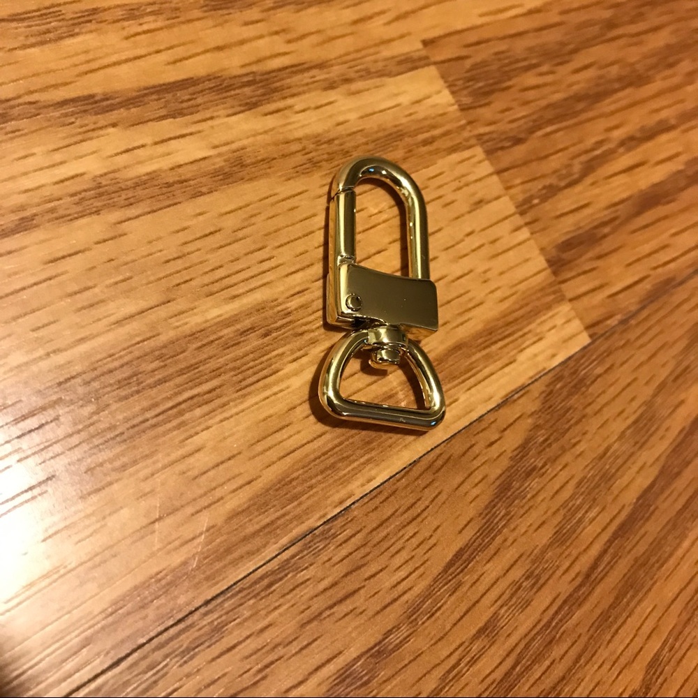 Unbranded luggage tag clip