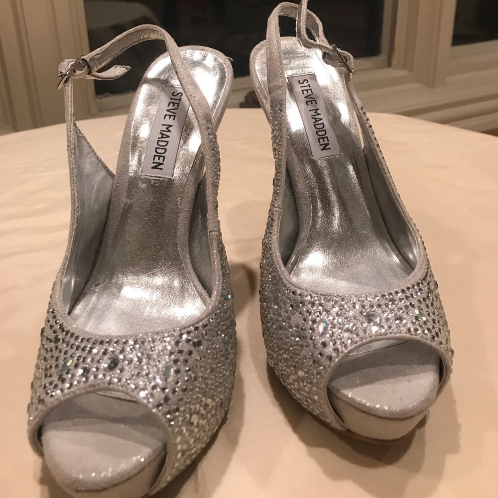 Steven Madden silver dress peep toe sandals