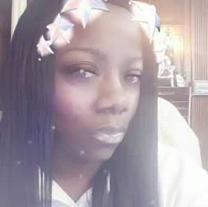 Meet your Posher, Latosha