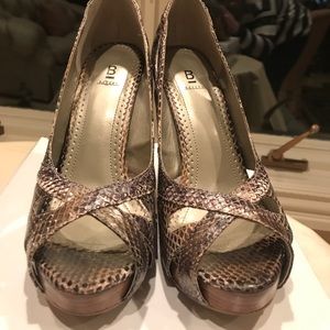 Dress shoe sandal