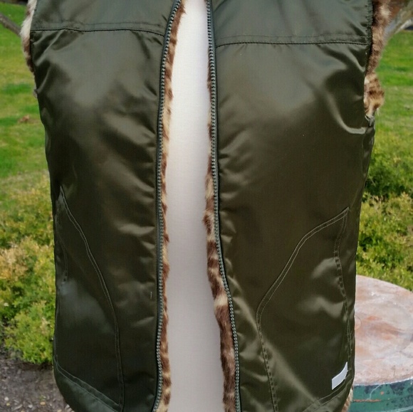 Guess Reversible Vest - Picture 6 of 7