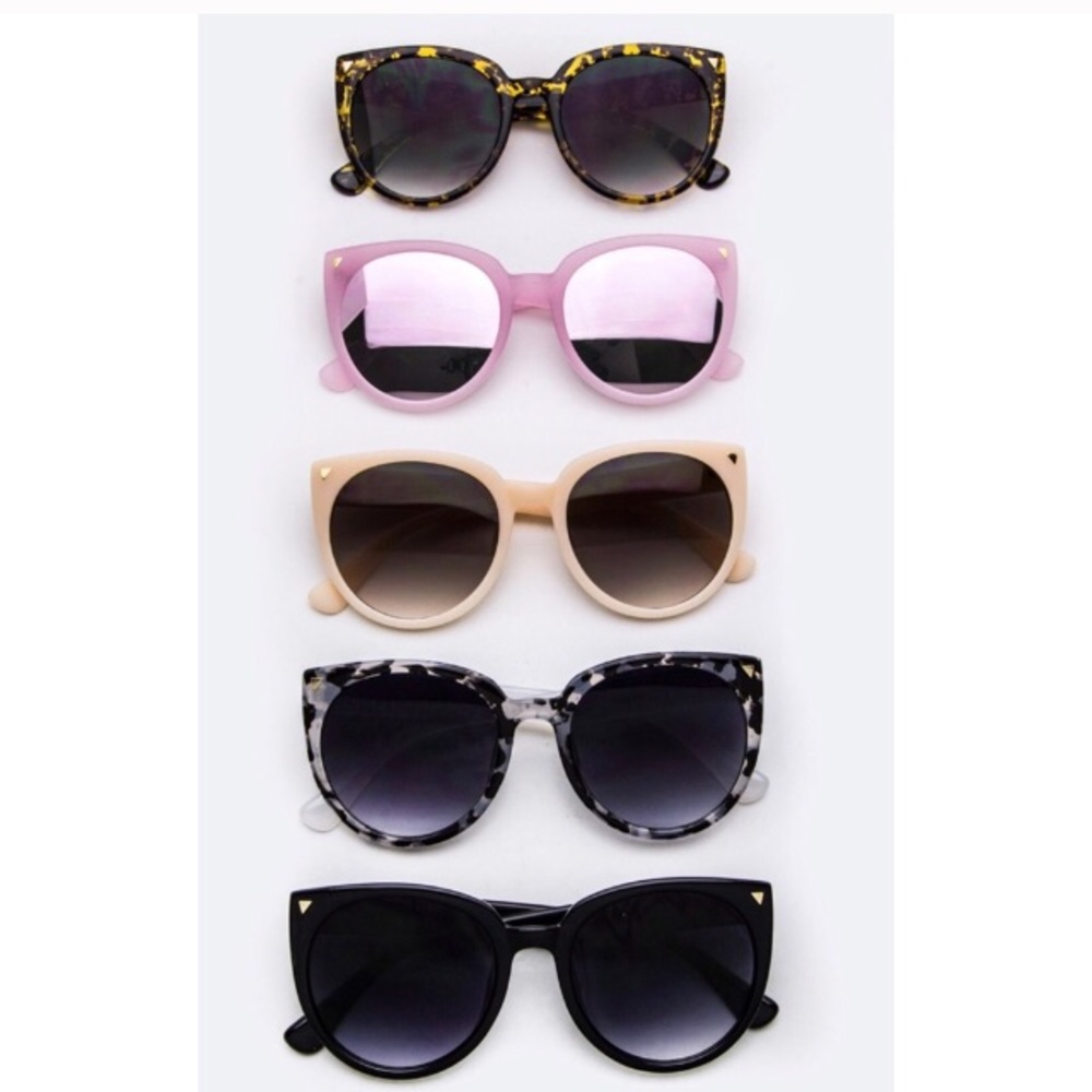 Cat eye frame sunglasses