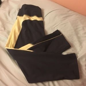 Yoga Capri Pants 💖 Like New!