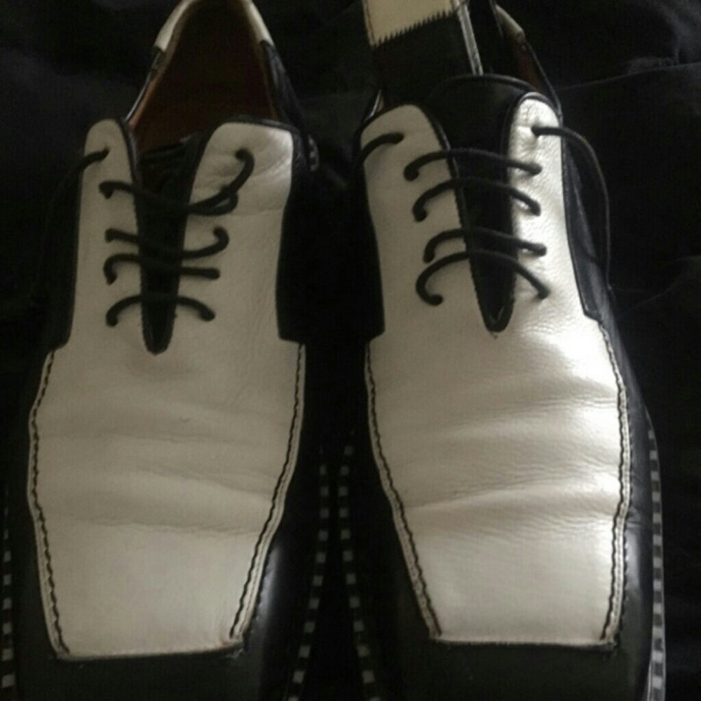 Shoes - Picture 3 of 4