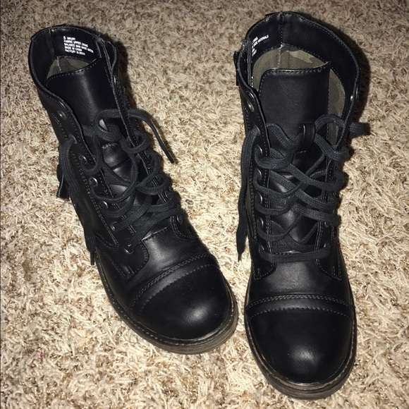 Lace-up combat boots - Picture 4 of 4