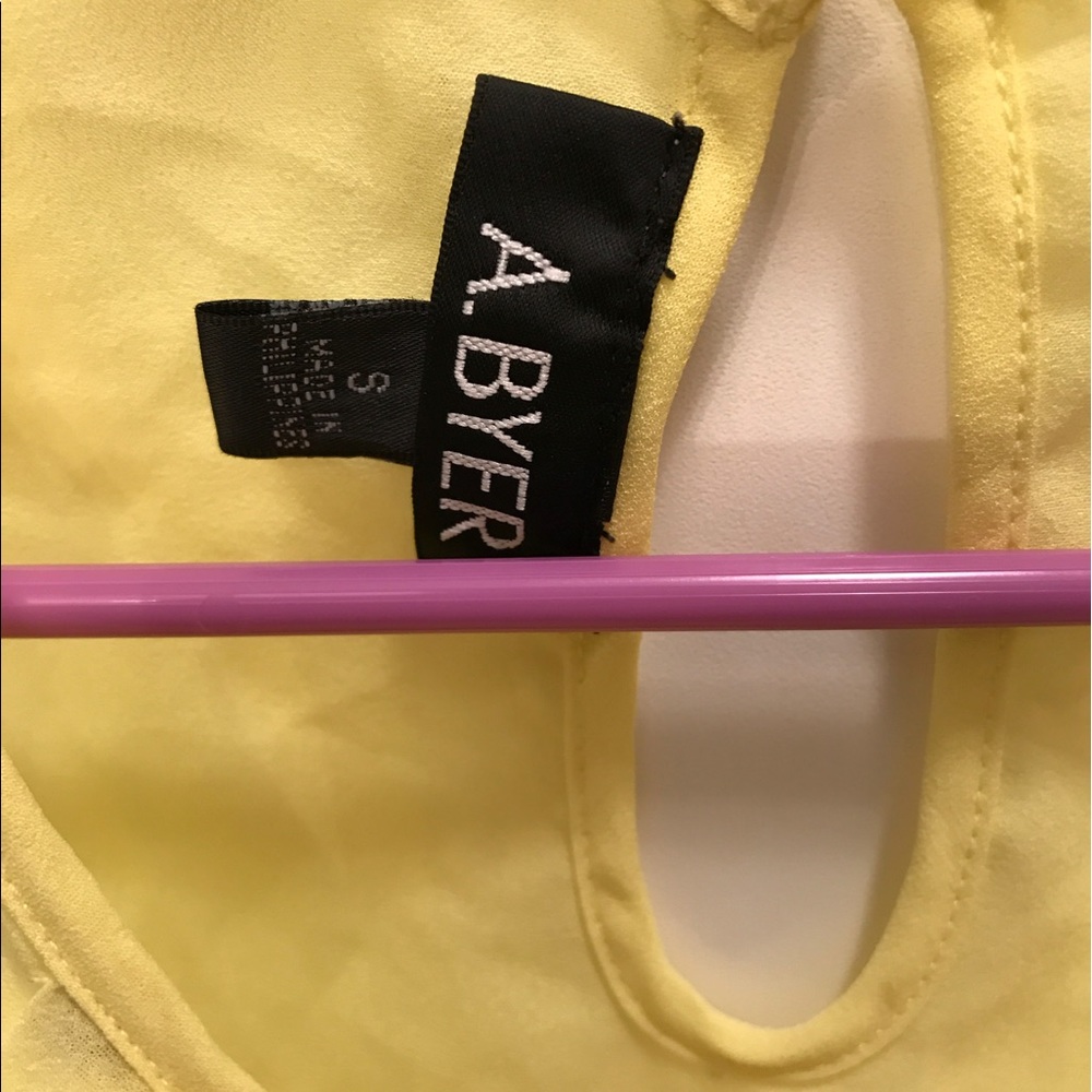 Yellow blouse - Picture 2 of 2