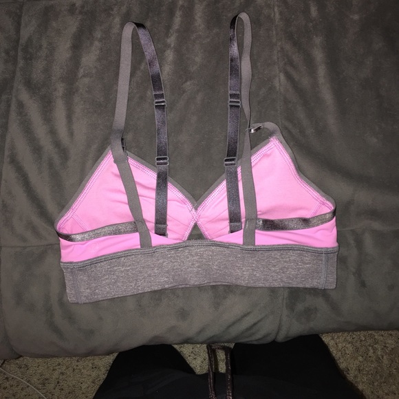 sport bra - Picture 2 of 3