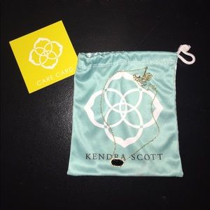 Kendra Scott Elisa gold pendant necklace in black