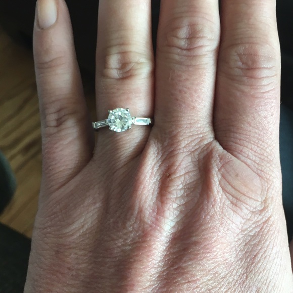 Amazon.com: Dazzlingrock Collection 0.40 Carat (Cttw) 14k  Gorgeous 1.40 ctw white GF CZ w/diamond accents