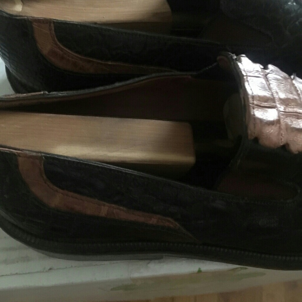 Shoes - Picture 3 of 3