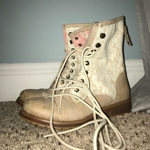 Roxy Boots