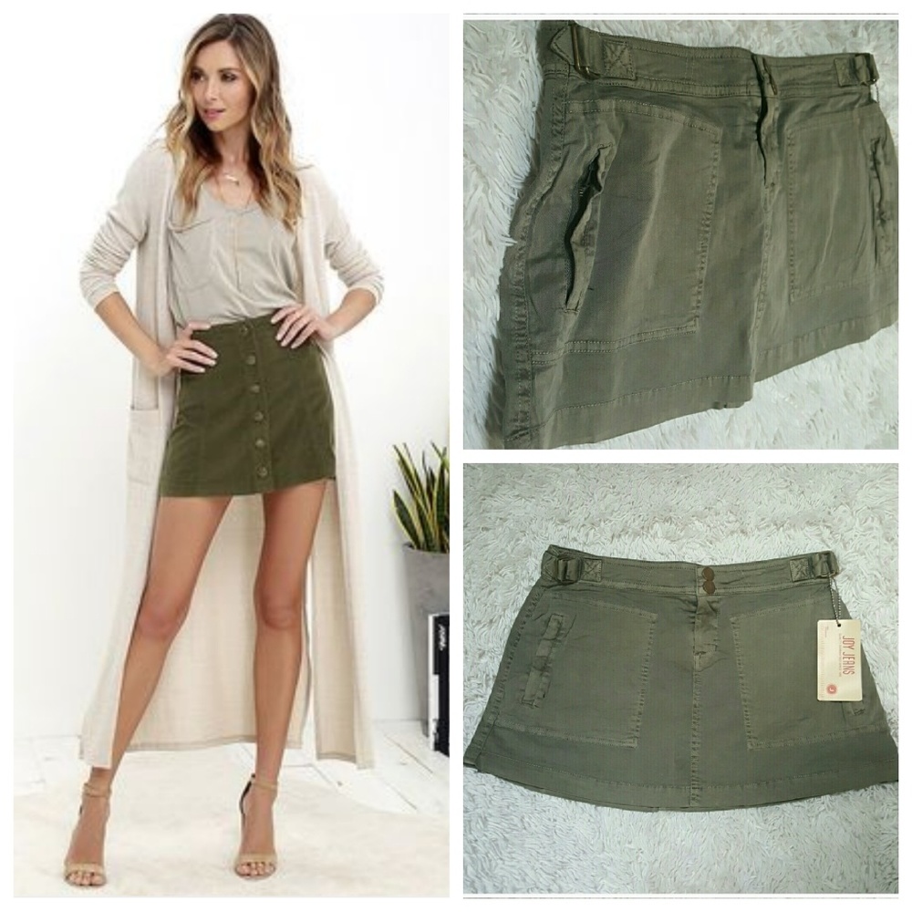 🆕 Cute Green Joy Skirt sz  9
