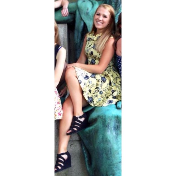 Floral Collared Skater Dress - Picture 4 of 5