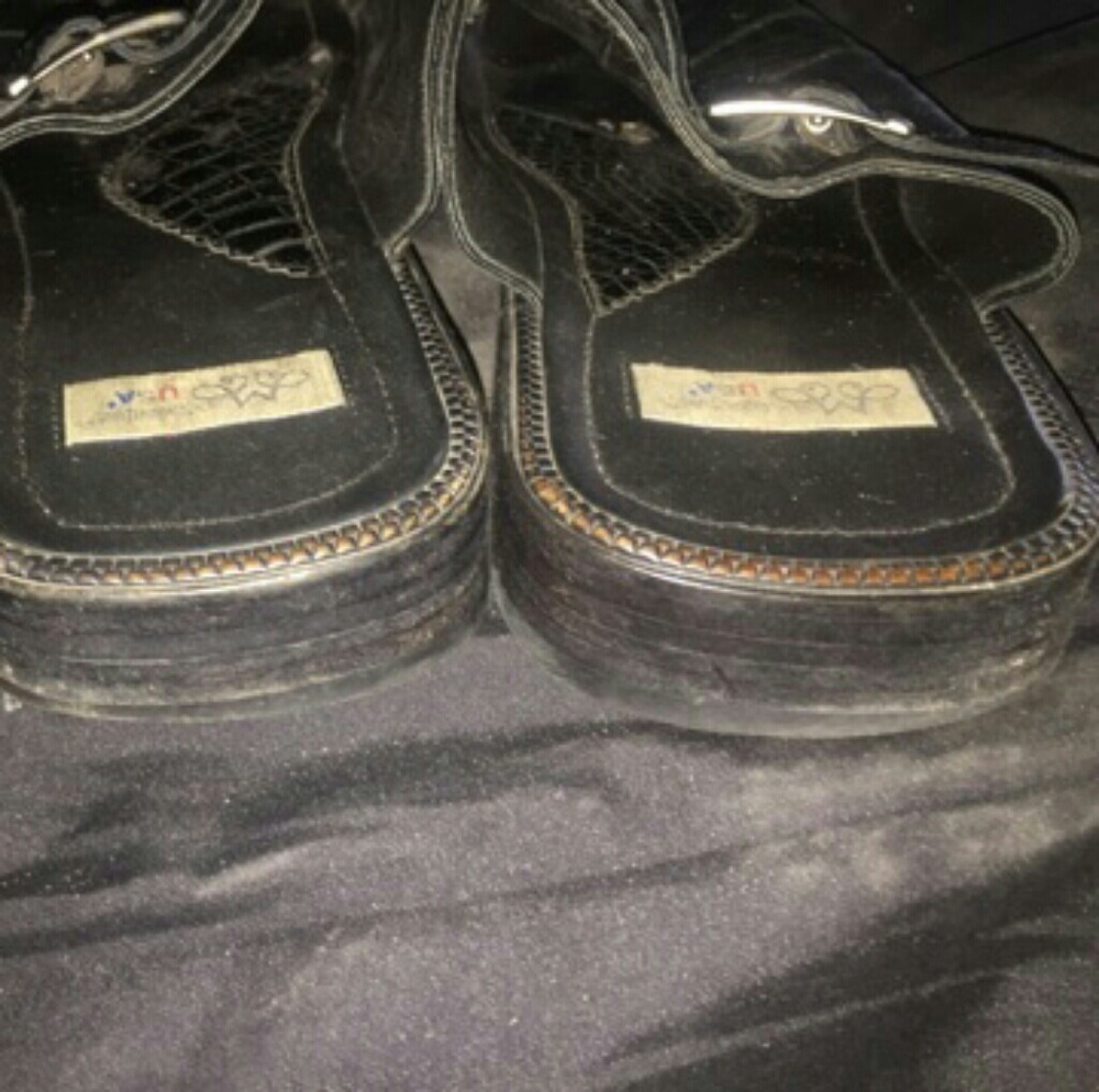 Shoes - Picture 3 of 3