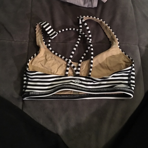 sports bra - Picture 2 of 2