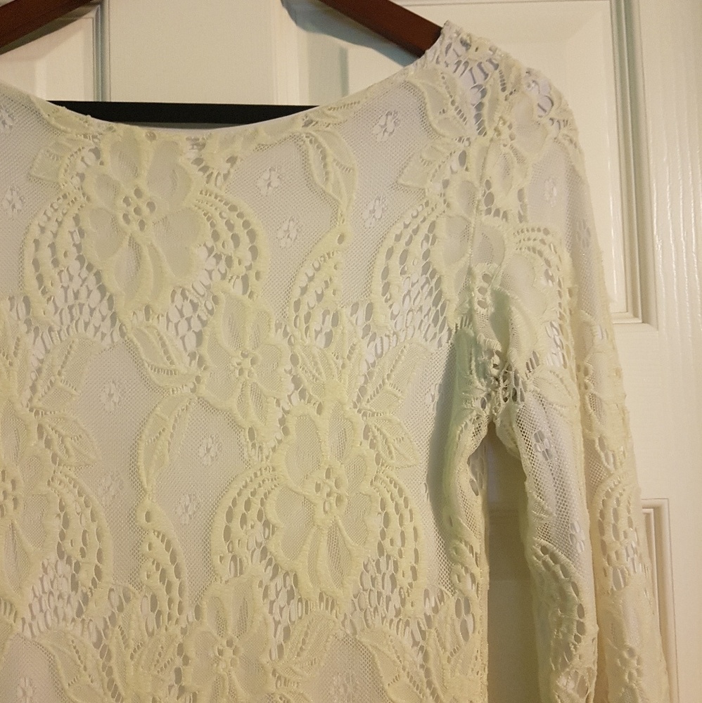White/cream lace dress