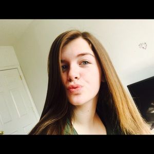 Meet your Posher, Dennise