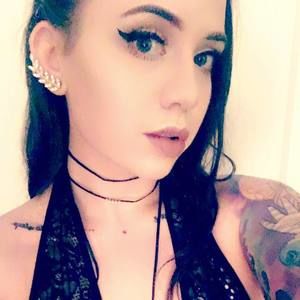 Meet your Posher, Joelle