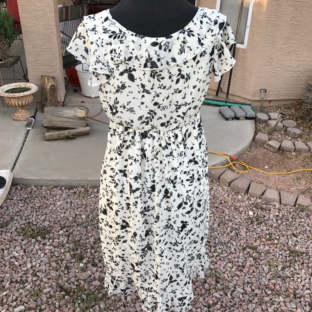 Converse Flower Dress 🌺 - Picture 5 of 6