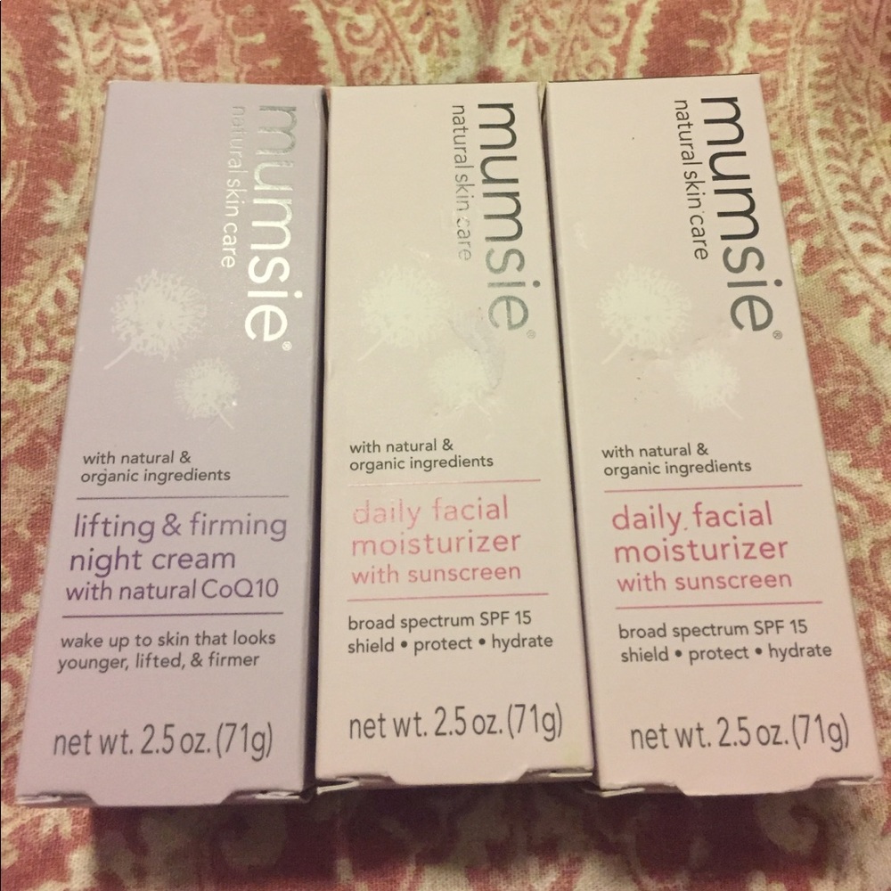 Mumsie natural skin care bundle $35