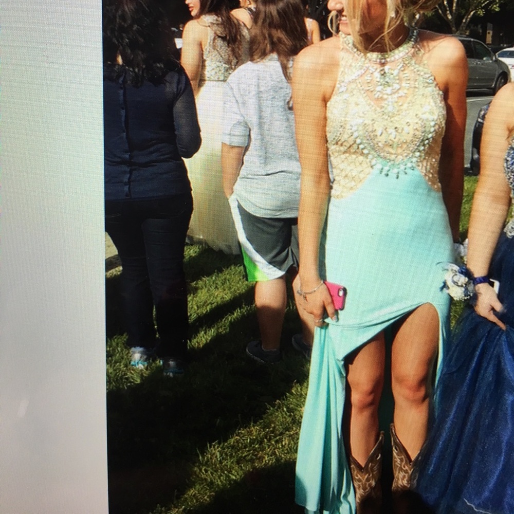 GORGEOUS STARLET PROM DRESS