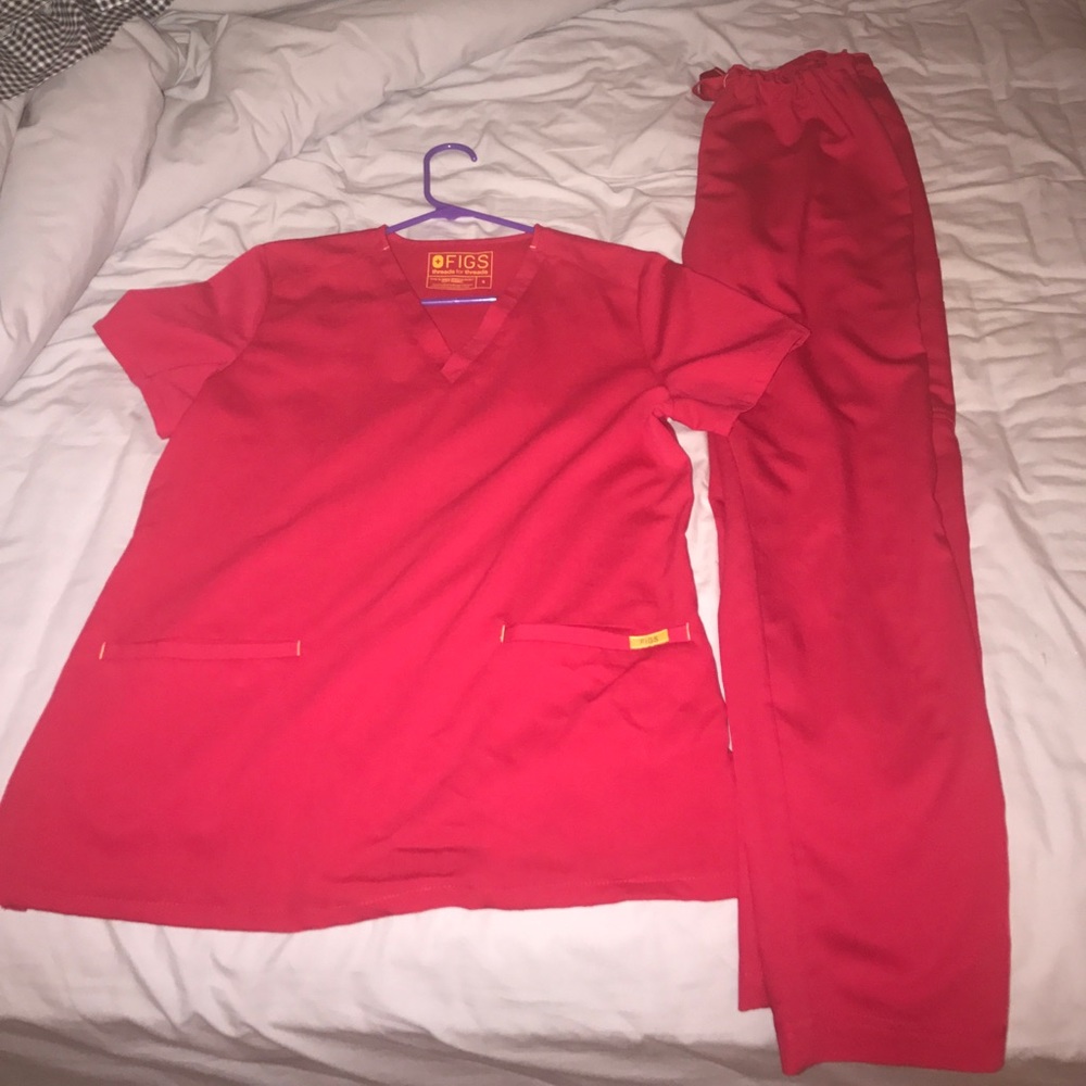 Red scrub set