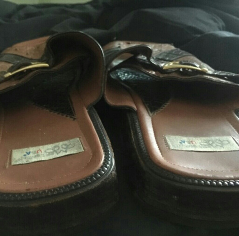Shoes - Picture 2 of 3